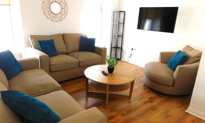 Lanark Appartement | No 5 - Modern 2 bedroom Apartment in Lanark Town Centre