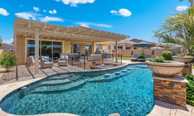Goodyear Maison | No Fee Heated pool, Spa & gorgeous House🌴☀️