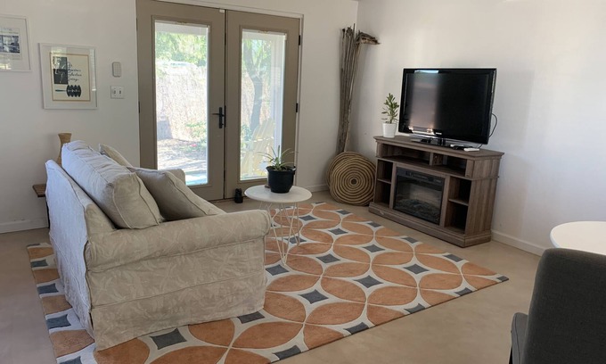 Tucson Appartement | NO HOST/CLEANING FEES for this East Side Studio! Private yard and shared pool!
