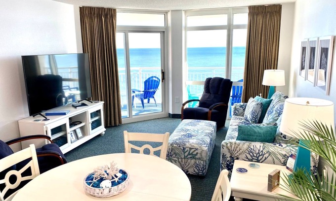Crescent Beach Copropriété | NO OWNER FEES! Gorgeous Updated OCEANFRONT 2/2 Suite, OF Master, W/D, 18th Fl