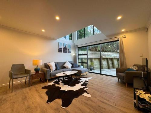 Johnsonville Maison | NO PARTY ALLOWED, Entire Brand New 3 bedroom townhouse, free unlimited fibre wifi and free parking