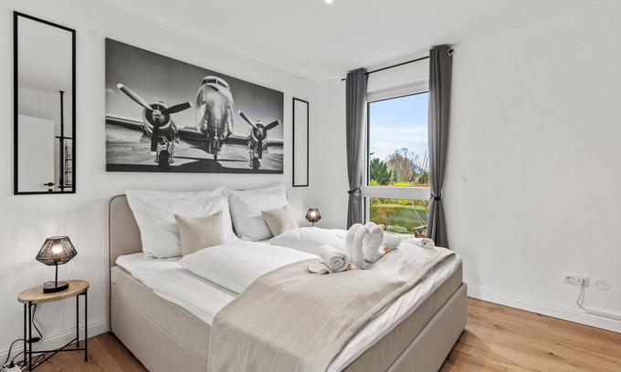 Floridsdorf Appartement | NobleNest | Deluxe Apartment with Workspace, Coffee & Relax Massage, near the center