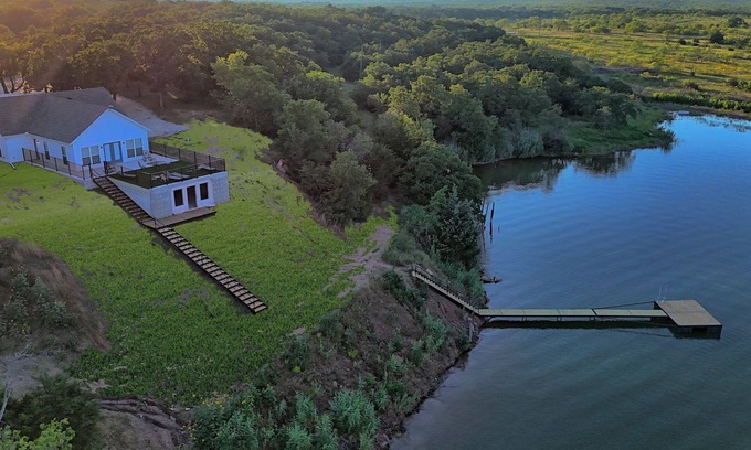 Nocona Maison | Nocona Lakefront with 40 private acres, beds for 8, newly constructed in 2024!