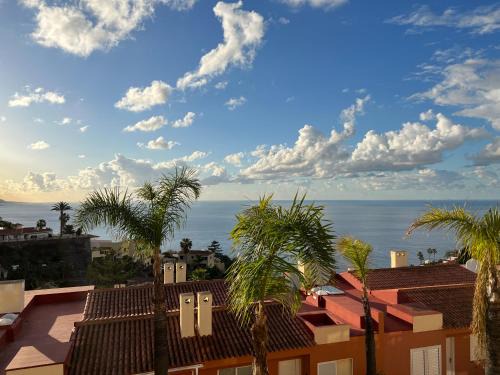 La Quinta Appartement | Nomad's Nest - Sea View Apartment with Pool - Ideal for Vacation & Remote Work
