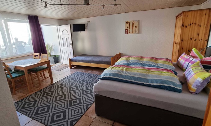 Rust Appartement | Chambre non matrimoniale avec douche et toilette - Gästehaus Gravell
