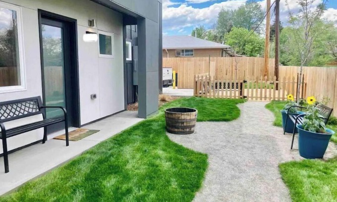 Barths Copropriété | ★Nook on W 41st | Guest Suite. Private Entry with W/D.