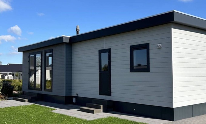Scherpenisse Maison | Noordzee Deluxe 32 by Interhome