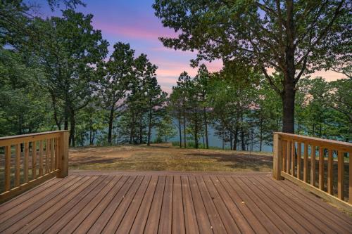 Russellville Maison | Nordin's LakeHouse, Lakefront Hideaway on Delaware Bay Sleeps 10