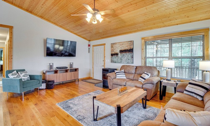 Elizabeth Cabine | Lake Norfolk Access: Cabin w/ Deck & Water View!