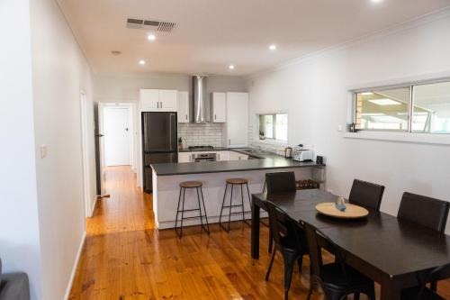 Shepparton Maison | North Central Spacious Charmer