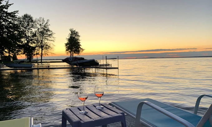 Bridgeport Maison | North Facing Waterfront. Catch Sunset and Sunrise!