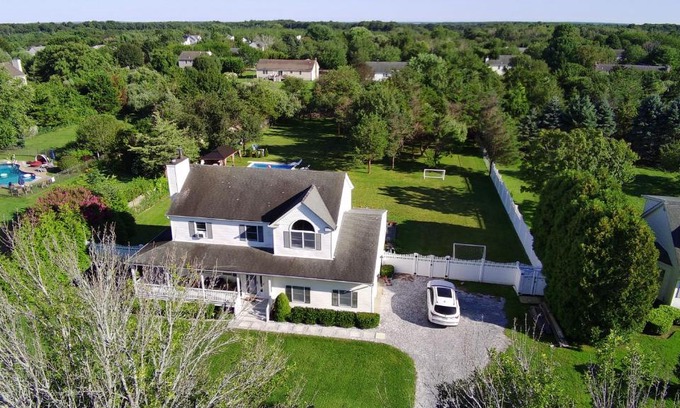 Mattituck Maison | North Fork House for Rent