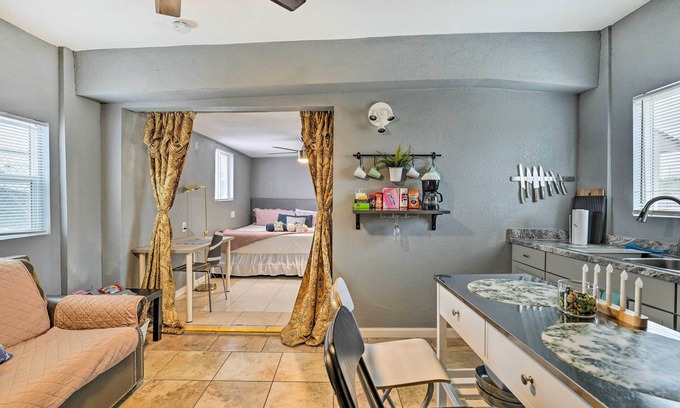 North Las Vegas Appartement | North Las Vegas Studio w/ Fire Pit: 10 Mi to Strip