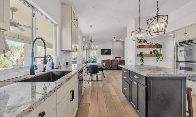 North Scottsdale Maison | Oasis Escape with Hot Tub and Pool