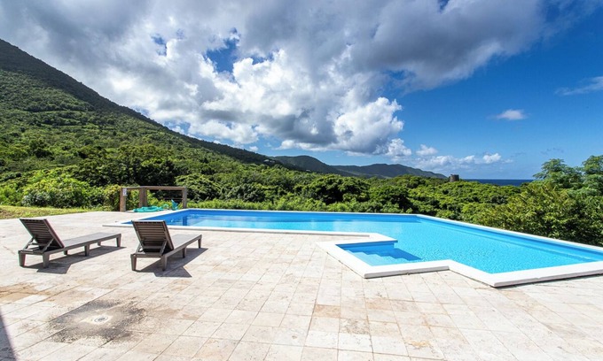 Estate Bonne Esperance 1 Maison | North Shore- Gem 3-bedroom house with WiFi, AC, full kitchen, pool & apartment
