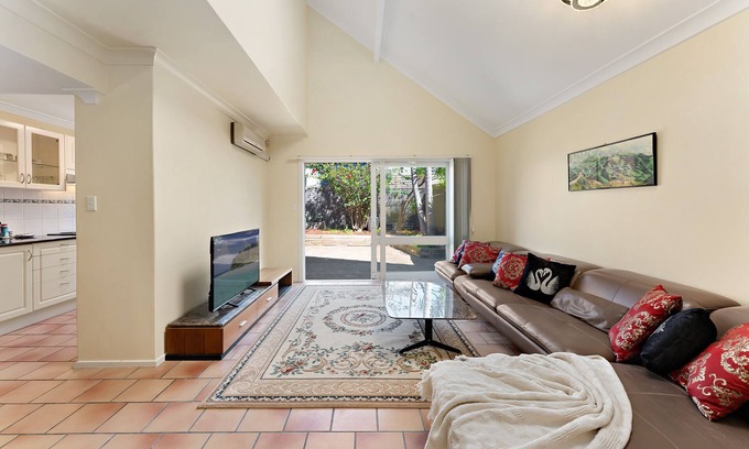 Cremorne Maison | North Shore Spacious 2BR Home in Cremorne