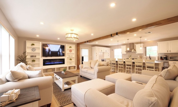 Jamesport Maison | NorthFork Getaway 4br 3bath