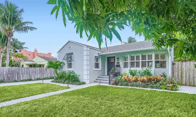 Northboro Park Maison | Stylish 2bd/2ba renovated home in quiet historic neighborhood