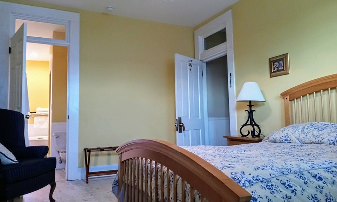 Cowan Maison | Nostalgic en suite room in historic railroad inn and town