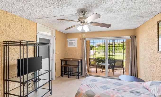 La Grande Princesse Copropriété | Not Only You Have A View 1 Bedroom Condo by RedAwning
