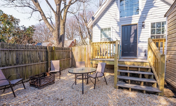 Richmond Cottage | Not-so-Tiny Home Near Scotts Addition w/ Private Parking
