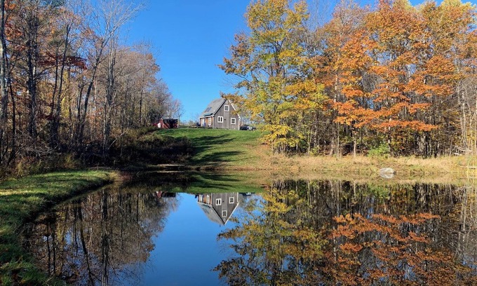 Canaan Maison | Not-so-tiny, Tranquil, Pond Front Bungalow