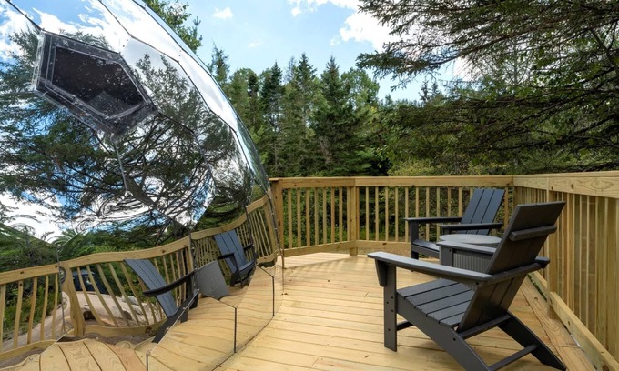 Sullivan Cabine | Nova Nook-Mirror Dome with Private Bathroom
