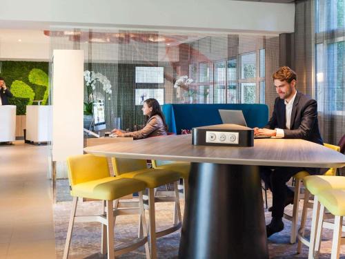 Magny-les-Hameaux Hôtel | Novotel Saint-Quentin en Yvelines