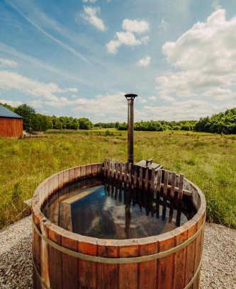 gmina Siemysl Maison | Nowoczesne Domki na Łące & Domki na Drzewie - Kołobrzeg - Sauna & Balia - PolanaGlamp