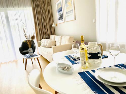 Sztutowo Appartement | NOWY 40m2 Apartament 2 pokoje! Duży Taras ! Parking ! Stojak na rowery ! Stacja Baltic Twins