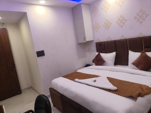 Chhatarpur Hôtel | NP International Govindpuri Metro