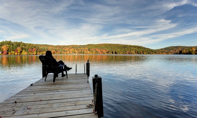 Monterey Cottage | Paisible, récemment rénové Lakeside Cottage sur le lac Garfield à Berkshires
