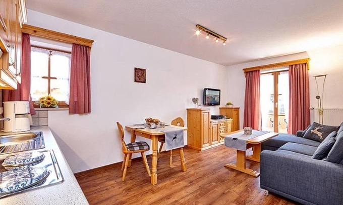 Wallgau Appartement | "Nr. 1" apartment, 1 bedroom, shower, WC - Anneliese, guest house