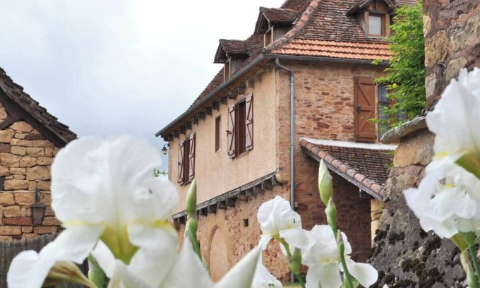 Prudhomat Maison | Nuitée au pied du Château de Castelnau