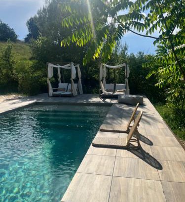 Euzet-les-Bains Lit Et Petit-Déjeuner | Nuitées Bohèmes Hôtel & Spa