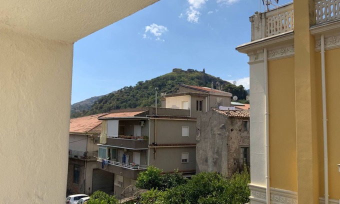 Francavilla di Sicilia Appartement | Number 5 vacation home between Taormina and Mount Etna