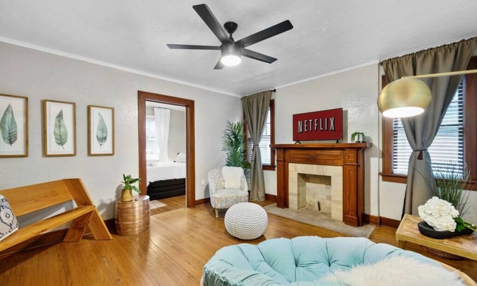 Mesta Park Appartement | NW 20th #1 (OKC) · Step Back in Time Historic Details-Ideal Location