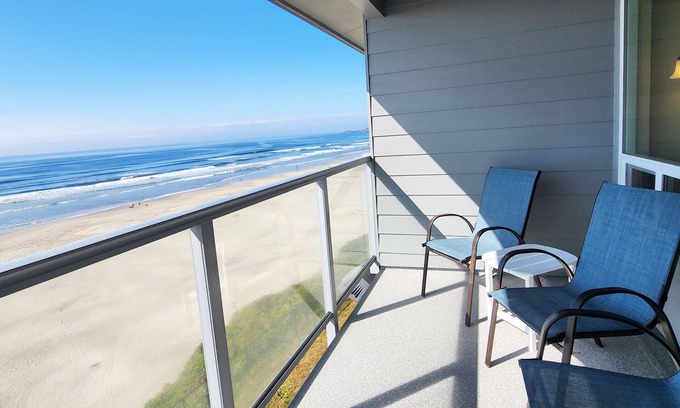 Newport Copropriété | Nye Beach Ocean Front Condo! Walk to Everything! Spectacular Views!