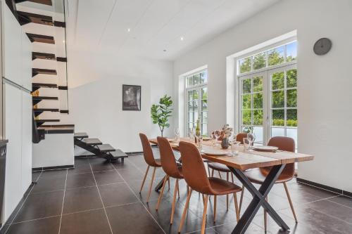 Aarhus Municipality Appartement | Nyrenoveret 3BR nær Aarhus m Gratis Parkering