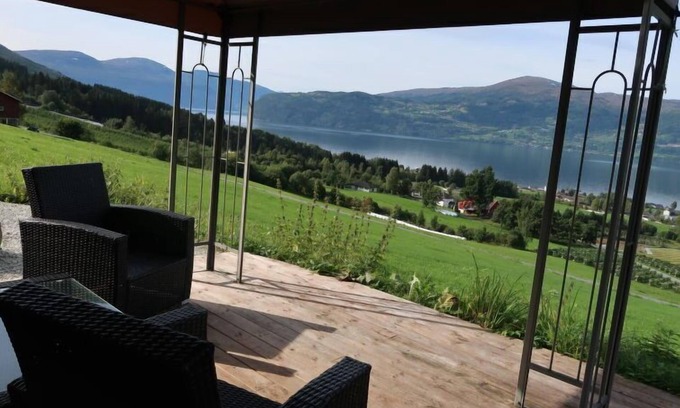 Innvik Maison | Maison Nystova (FJS250) à Innvik - 5 personnes, 2 chambres