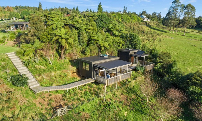 Whakamarama Cabine | NZ Bush Retreat Cabin Escape