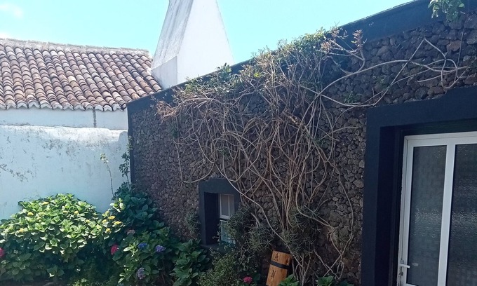 Angra do Heroismo Appartement | O Anexo, Situado na Calma e Simpática Freguesia Rural de Cinco Ribeiras