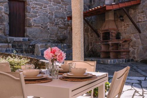 Arbo Maison | O Lar do Bispo by CABANA Rentals