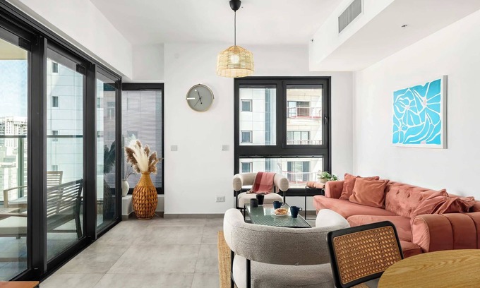 Bat Yam Appartement | O&O Group - 3BR Skyline Retreat on the 24th Floor