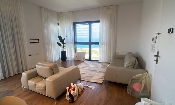 Bat Yam Appartement | O&O Group- Stylish 3BR Family Retreat