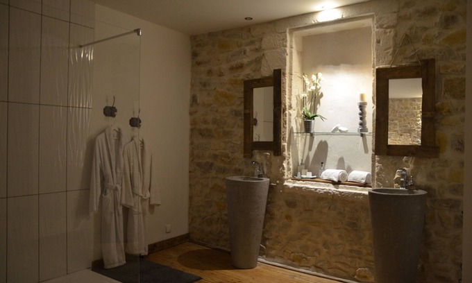 Bernis Maison | O2suites chambre scandinave avec jacuzzi privé