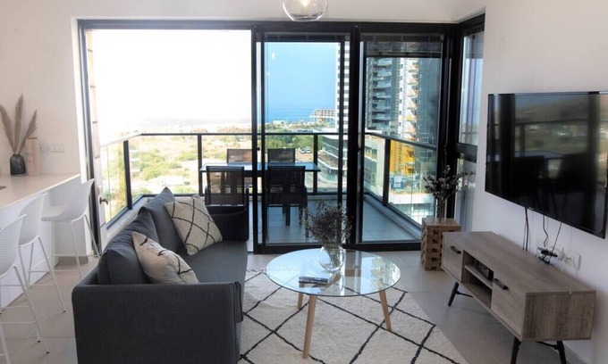 Bat Yam Appartement | Oַ&O Group- Cool & Urban Apt Luxury Tower Sea View
