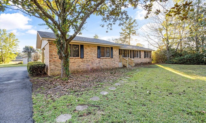 Semmes Maison | Oak Hill- 2 Acres with Pool, 4 Bedrooms
