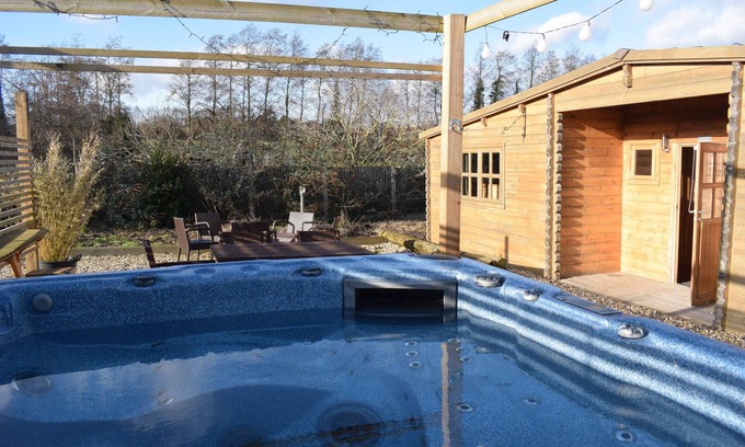 Littlebourne Cabine | 'Oak Lodge' Littlebourne, Canterbury (bain à remous)