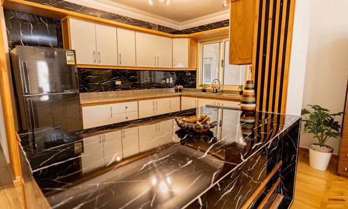 Maadi Appartement | Oak Orchid Opulent 2 BR Apartment with Walk-in Closet